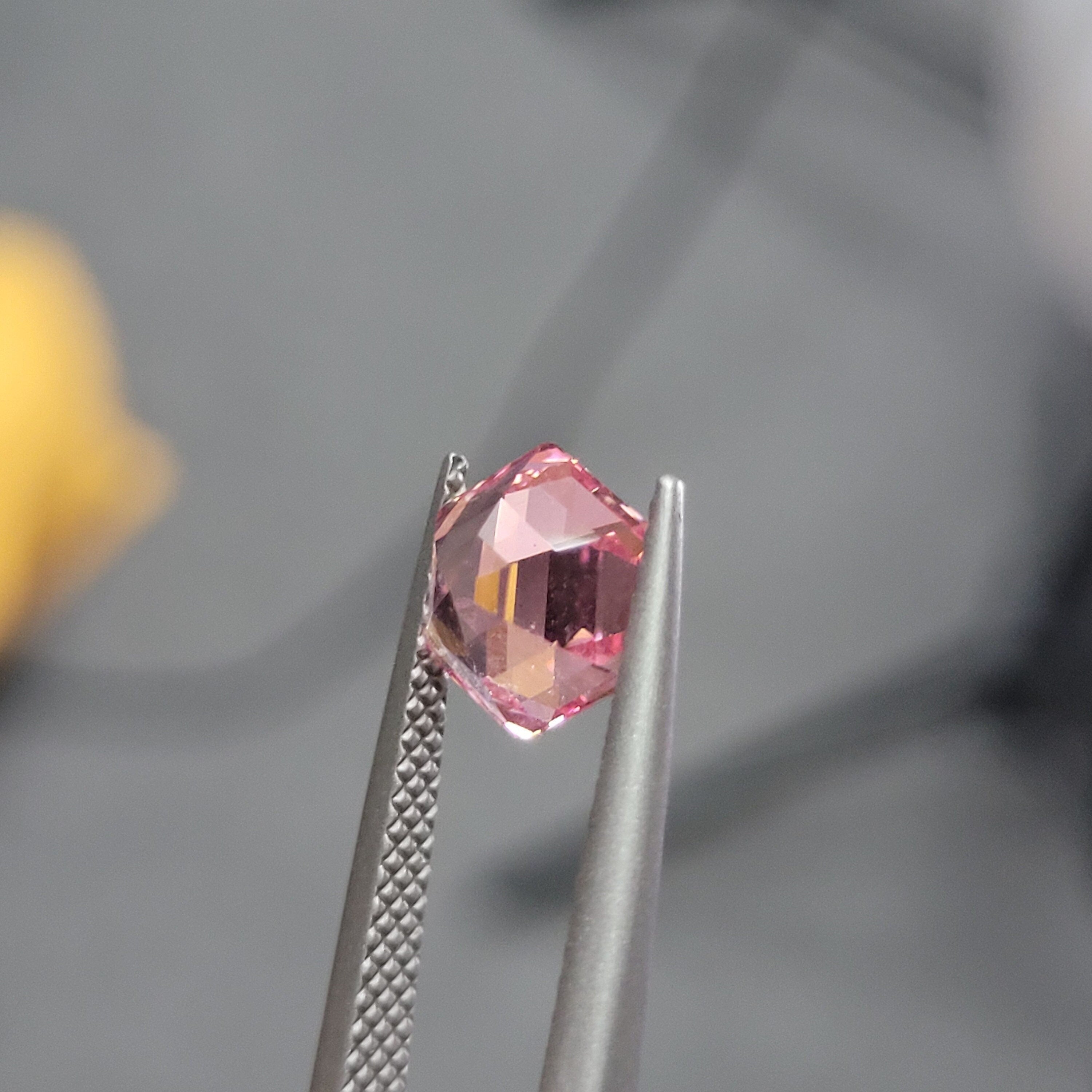 7mm 2.1ct loose padparadscha pink sapphire lab grown hexagon cut loop clean.