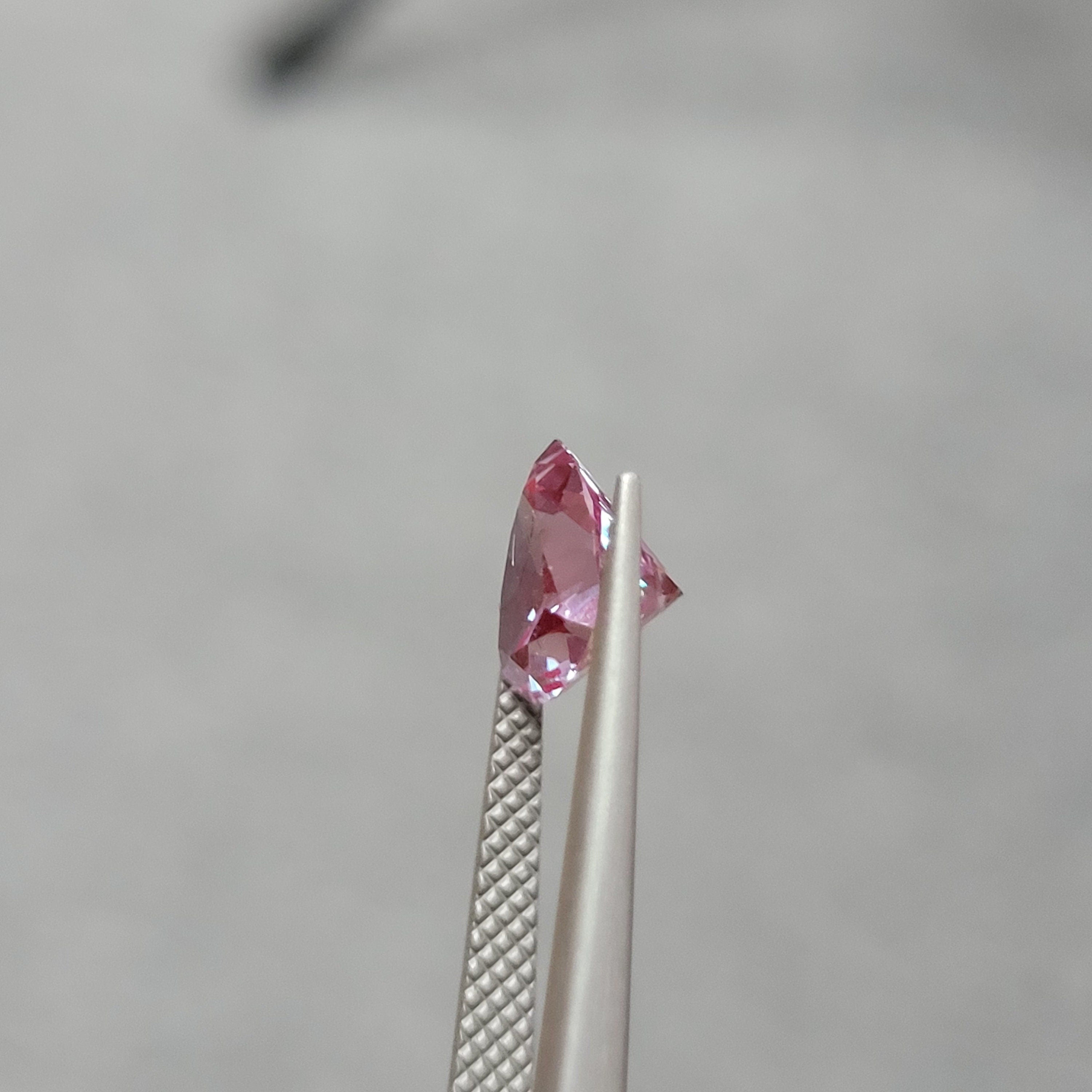 8mm 1.8ct loose alexandrite lab grown trillion cut loop clean gemstone