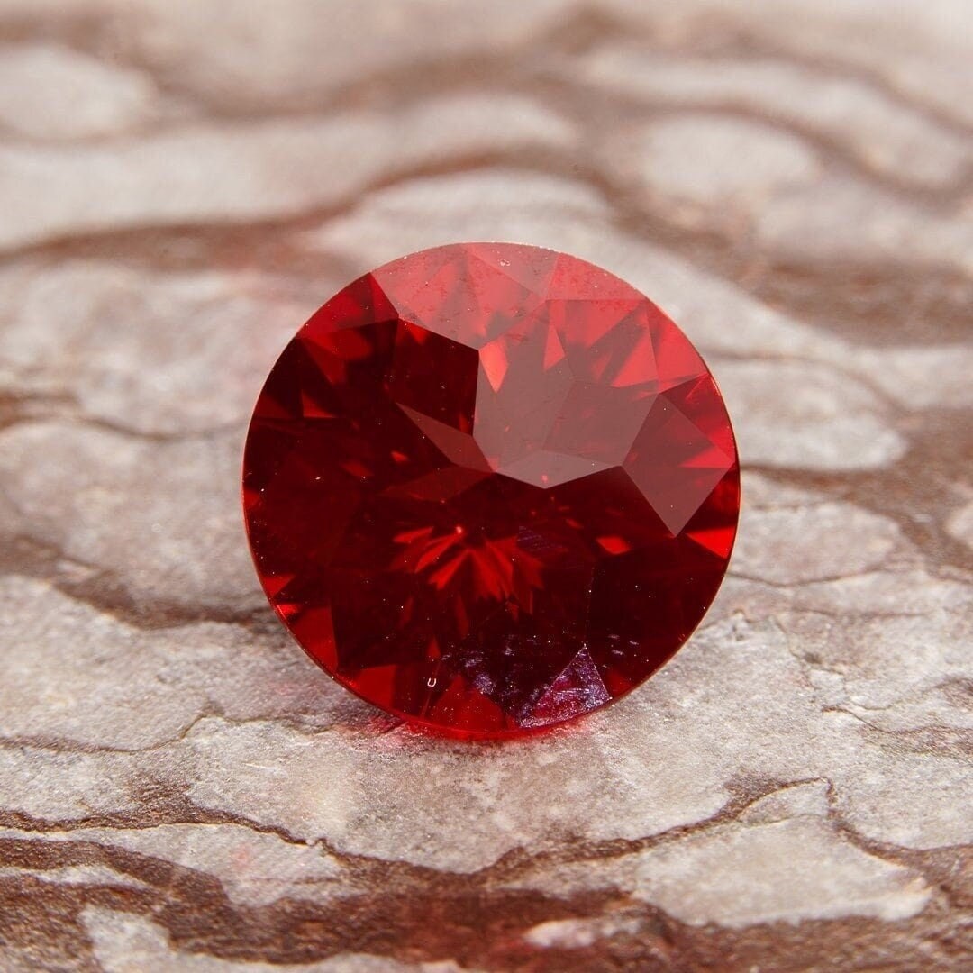 Lab-grown ruby gemstone - 11mm round cut, 6.6ct loose stone