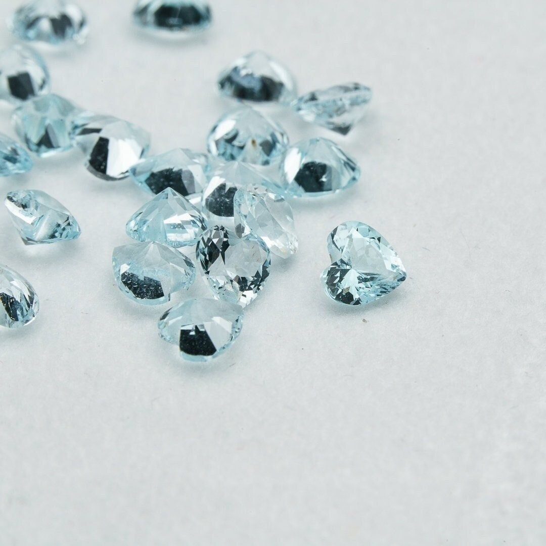 Sky blue topaz faceted heart shape cut 7.04 carat 25pcs 4x4mm loose gemstone