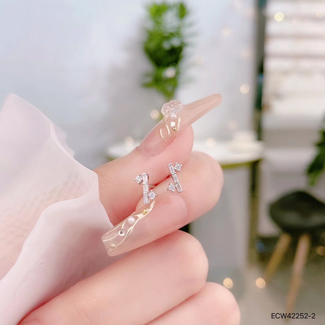 925 sterling silver, small earring studs, jewelry, Rhodium plating, cubic zirconia stone, Korean design.