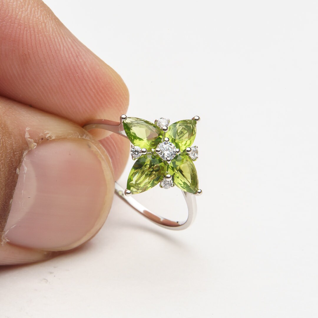 Apple Green Cubic Zircon ring 925 sterling silver rhodium plated size 6 & 7.5 us