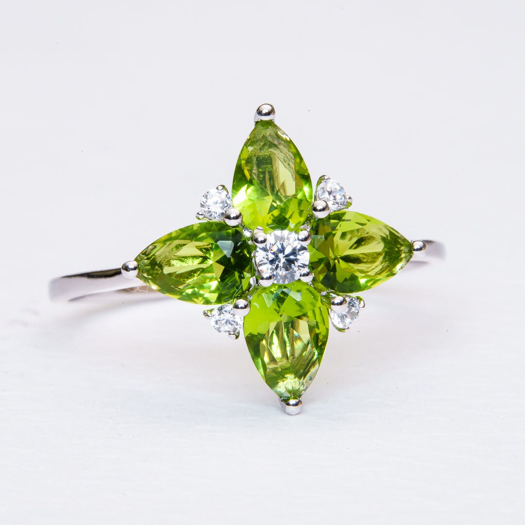 Apple Green Cubic Zircon ring 925 sterling silver rhodium plated size 6 & 7.5 us