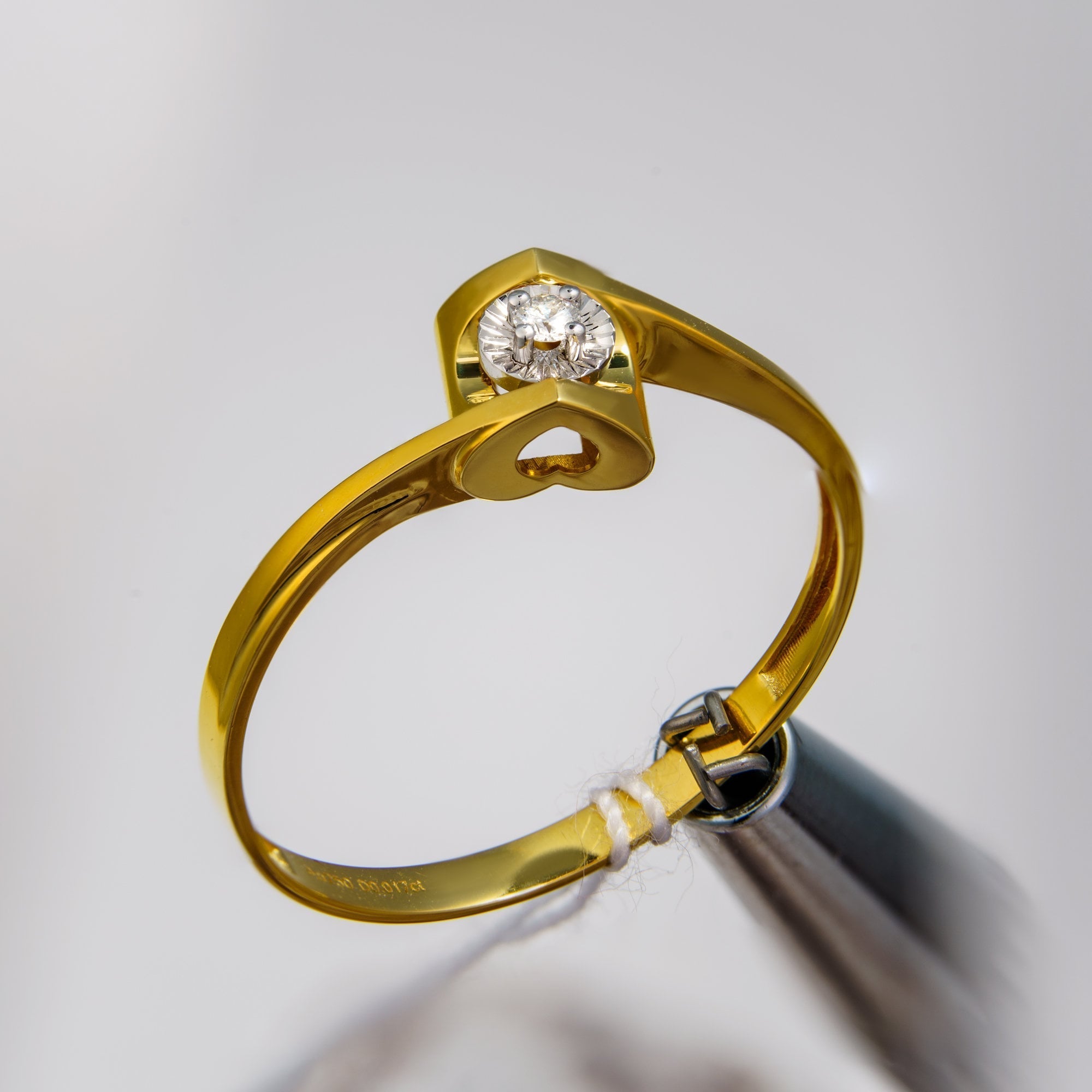 18k Natural Diamond ring yellow Gold 0.017ct Ring Size 6.25 Engagement ring 0.943g